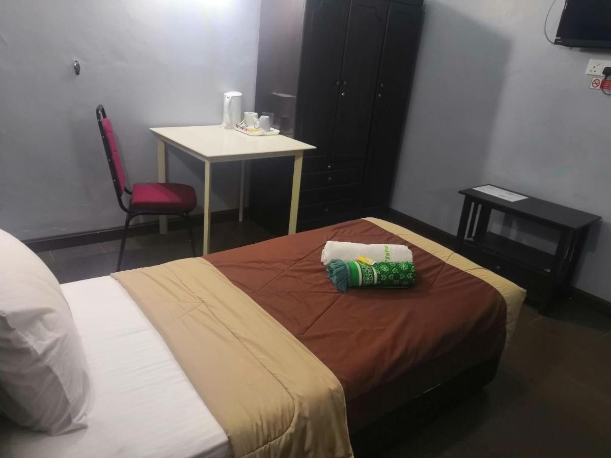 Oyo 90473 Opah Inn Hotel Kampong Ayer Terjun Kültér fotó