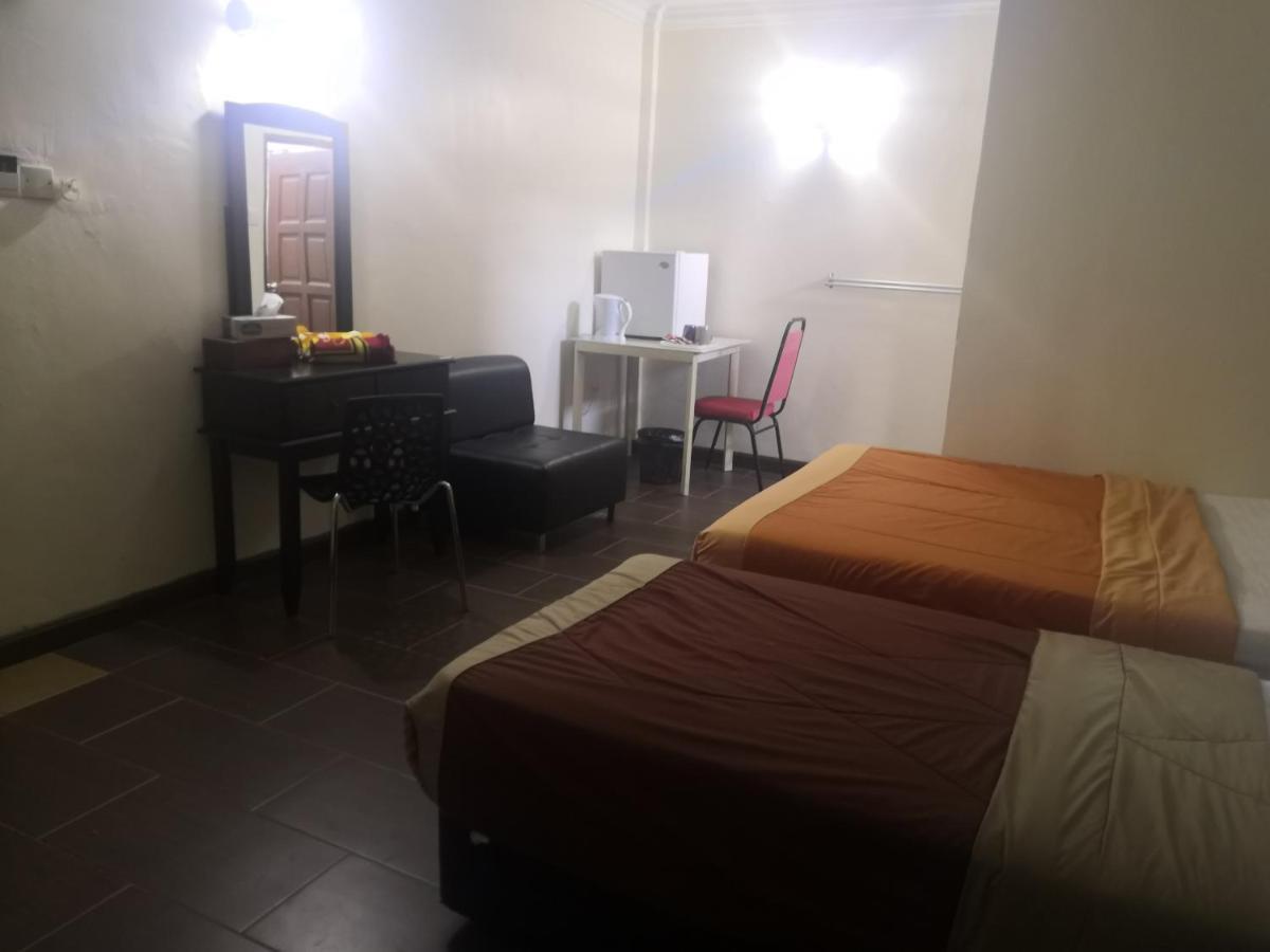 Oyo 90473 Opah Inn Hotel Kampong Ayer Terjun Kültér fotó
