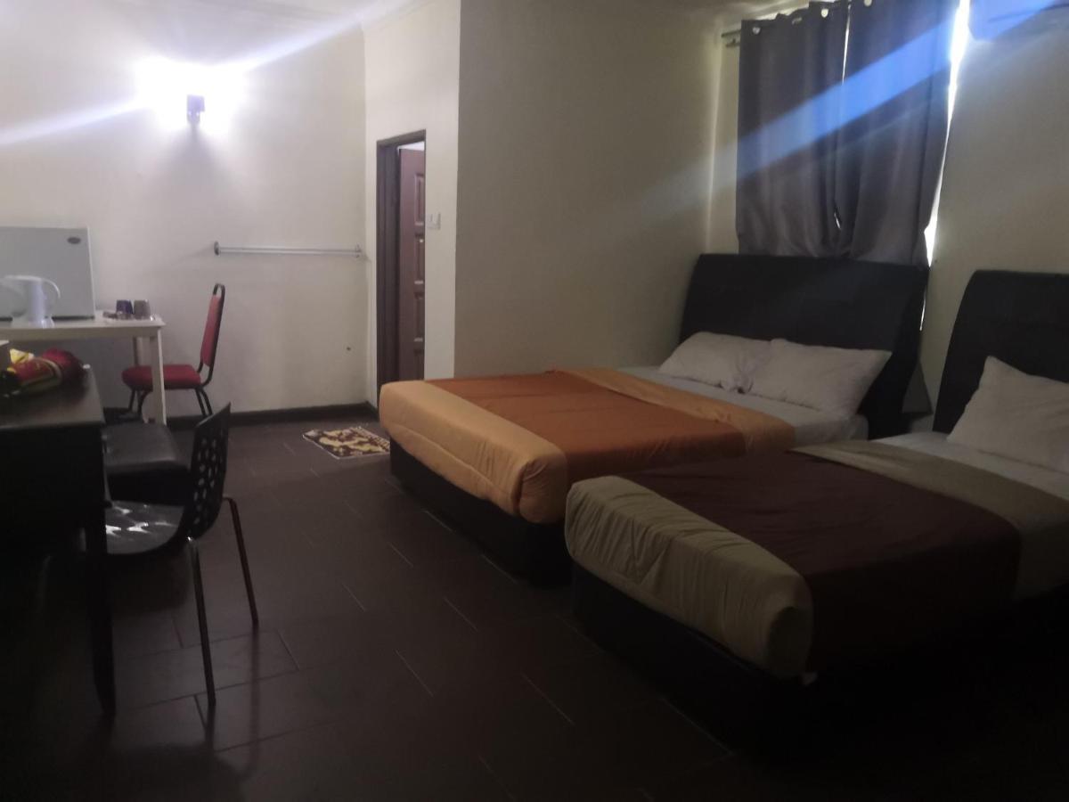 Oyo 90473 Opah Inn Hotel Kampong Ayer Terjun Kültér fotó
